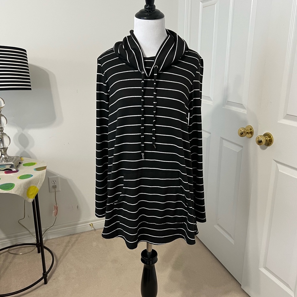 *NEW**Black and White Striped top with hood